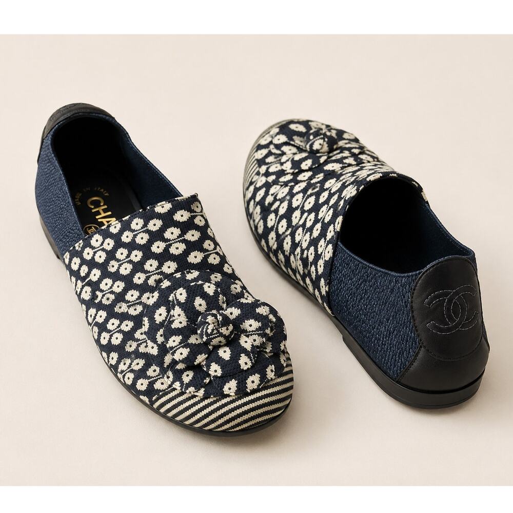Chanel Camellia Knit Moccasin Loafers Navy Black Cream Size 40